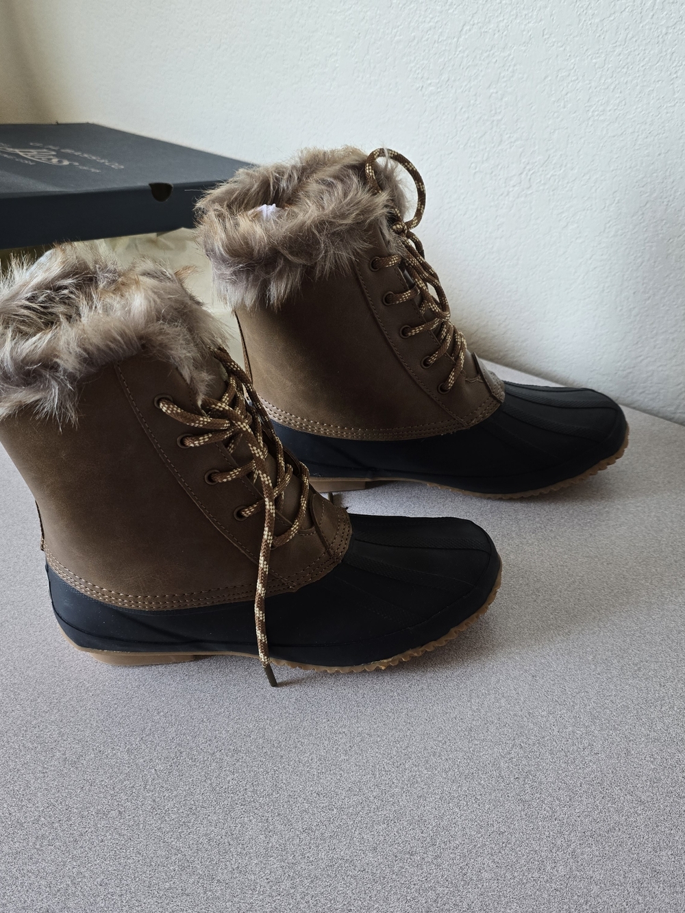 Bass Sporto Cold Weather Womenโs Faux Fur Lace-Up Boots